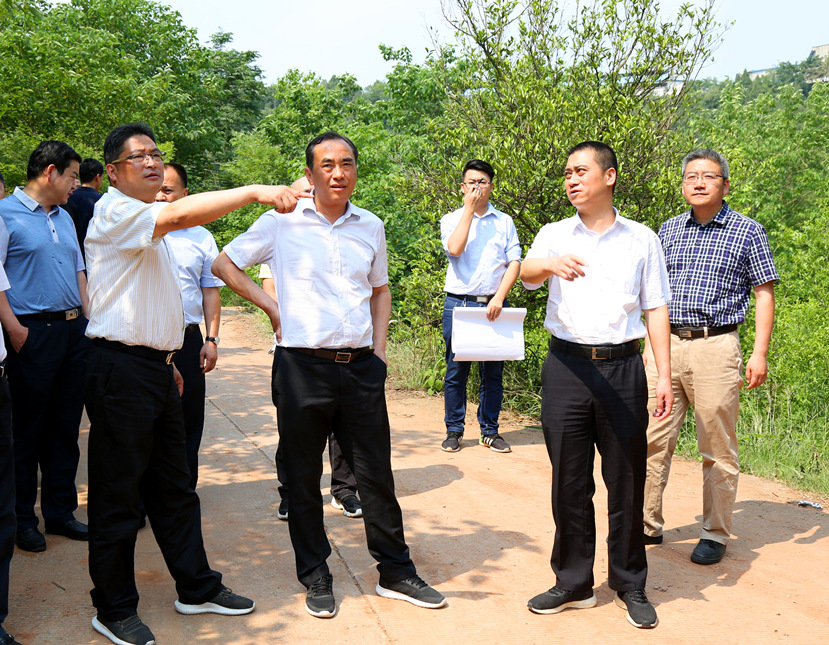 綜合整治環(huán)保項目 全力守護綠水青山 ——市委副書記、市長趙輝視察城市黑臭水體整治及污水垃圾處理設(shè)施項目